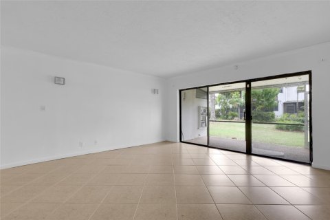 Condo in Fort Lauderdale, Florida, 2 bedrooms  № 1093560 - photo 20