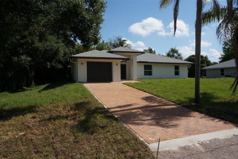 House in Lake Worth, Florida 3 bedrooms, 130.62 sq.m. № 1217505 - photo 17