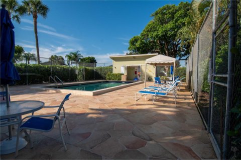 Villa ou maison à vendre à West Palm Beach, Floride: 2 chambres, 134.43 m2 № 1103558 - photo 8