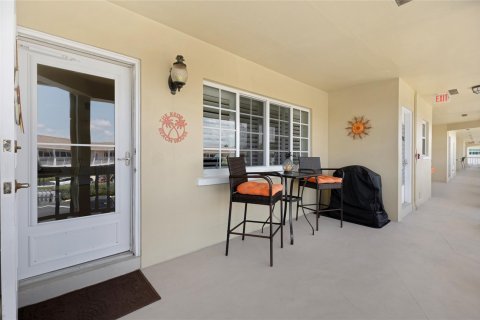 Copropriété à vendre à Pompano Beach, Floride: 2 chambres, 92.9 m2 № 1103595 - photo 11