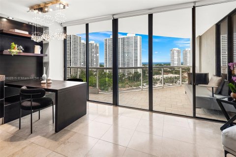 Condo in Aventura, Florida, 2 bedrooms  № 1238378 - photo 23