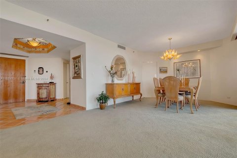 Condominio en venta en Aventura, Florida, 2 dormitorios, 179.86 m2 № 1145194 - foto 21
