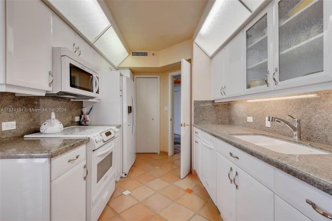 Condominio en venta en Aventura, Florida, 2 dormitorios, 179.86 m2 № 1145194 - foto 10