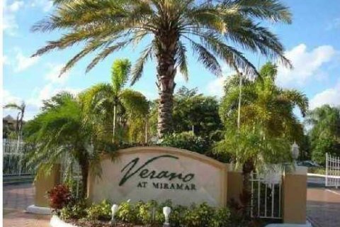 Condo in Miramar, Florida, 2 bedrooms  № 1077844 - photo 10