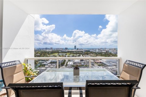 Condo in Miami Beach, Florida, 3 bedrooms  № 1158942 - photo 24