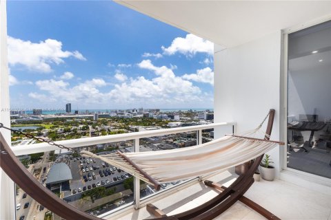 Condo in Miami Beach, Florida, 3 bedrooms  № 1158942 - photo 16