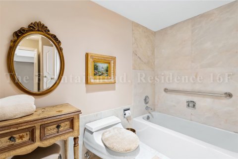 Condo in Lauderdale-by-the-Sea, Florida, 2 bedrooms  № 815301 - photo 21