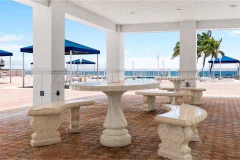 Condo in Lauderdale-by-the-Sea, Florida, 2 bedrooms  № 815301 - photo 16