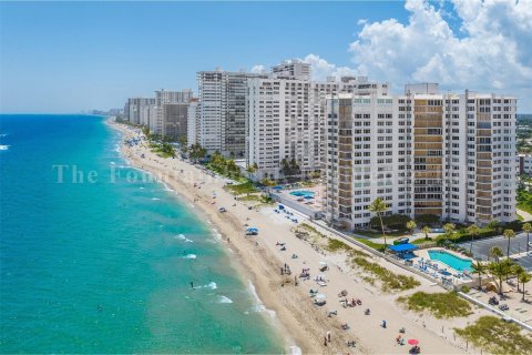 Condo in Lauderdale-by-the-Sea, Florida, 2 bedrooms  № 815301 - photo 15