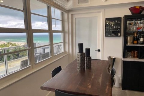 Condominio en venta en Miami Beach, Florida, 2 dormitorios, 82.68 m2 № 1345288 - foto 8