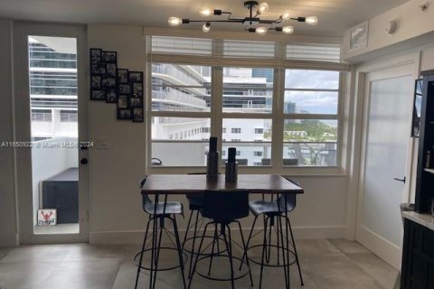 Copropriété à vendre à Miami Beach, Floride: 2 chambres, 82.68 m2 № 1345288 - photo 7