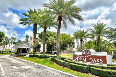 Copropriété à louer à Doral, Floride: 3 chambres, 114.27 m2 № 1345239 - photo 1