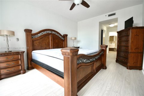 Condo in Doral, Florida, 3 bedrooms  № 1345239 - photo 12