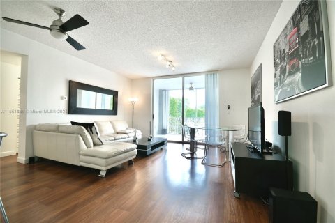 Copropriété à louer à Doral, Floride: 3 chambres, 114.27 m2 № 1345239 - photo 4