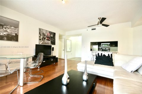 Condo in Doral, Florida, 3 bedrooms  № 1345239 - photo 5