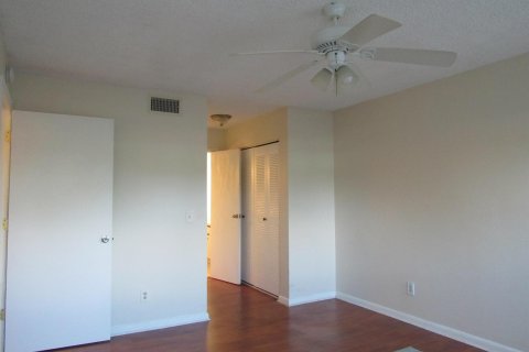 Condo in Stuart, Florida, 2 bedrooms  № 1009639 - photo 24