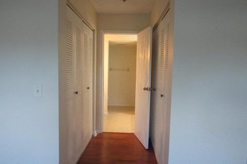 Condo in Stuart, Florida, 2 bedrooms  № 1009639 - photo 18