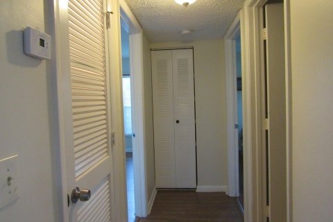 Condo in Stuart, Florida, 2 bedrooms  № 1009639 - photo 7