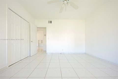 Снять в аренду квартиру в Майами-Бич, Флорида 2 спальни, 83.52м2, № 866362 - фото 24