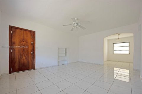 Снять в аренду квартиру в Майами-Бич, Флорида 2 спальни, 83.52м2, № 866362 - фото 6