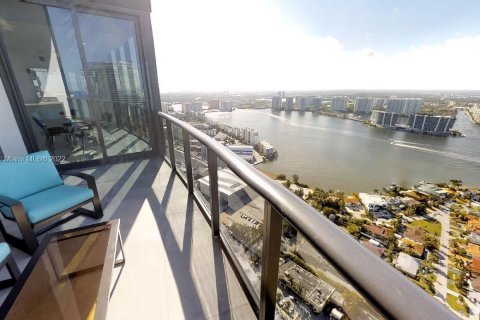 Condominio en venta en Sunny Isles Beach, Florida, 3 dormitorios, 290.78 m2 № 121366 - foto 17
