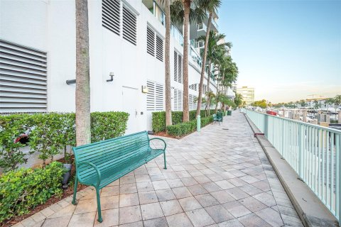 Condo in Aventura, Florida, 2 bedrooms  № 1328696 - photo 26