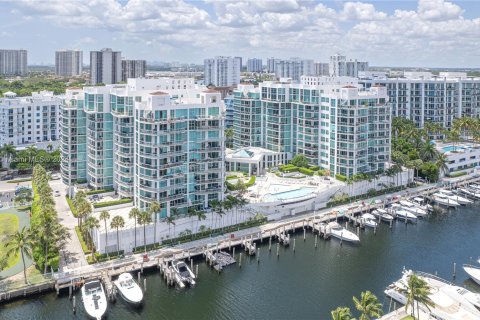 Condo in Aventura, Florida, 2 bedrooms  № 1328696 - photo 3