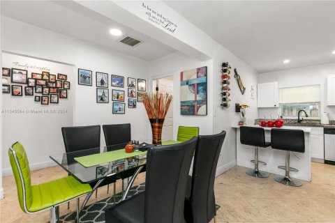 Casa en venta en Miami, Florida, 3 dormitorios, 117.71 m2 № 1328733 - foto 13