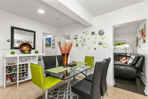 Casa en venta en Miami, Florida, 3 dormitorios, 117.71 m2 № 1328733 - foto 14