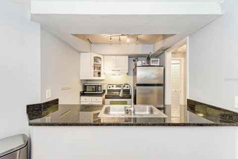 Condominio en alquiler en Tampa, Florida, 2 dormitorios, 92.53 m2 № 1341570 - foto 10