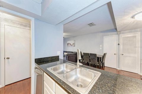 Copropriété à louer à Tampa, Floride: 2 chambres, 92.53 m2 № 1341570 - photo 7