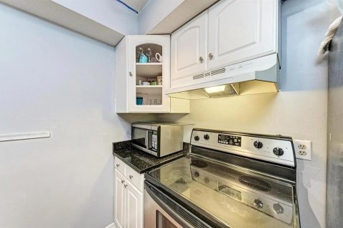 Condominio en alquiler en Tampa, Florida, 2 dormitorios, 92.53 m2 № 1341570 - foto 8