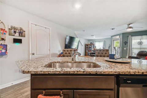 Touwnhouse à vendre à Tampa, Floride: 2 chambres, 150.59 m2 № 1341569 - photo 8