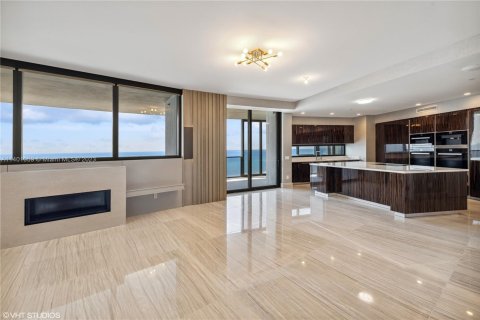 Condominio en venta en Sunny Isles Beach, Florida, 3 dormitorios, 292.64 m2 № 547483 - foto 6