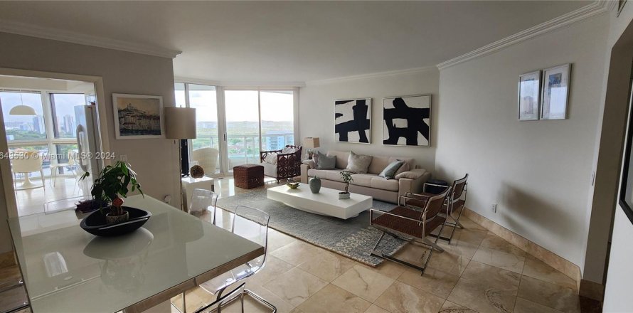 Condo à Aventura, Floride, 3 chambres  № 1345970