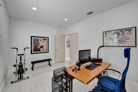 House in Weston, Florida 5 bedrooms, 285.67 sq.m. № 1345969 - photo 25