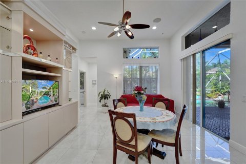 House in Weston, Florida 5 bedrooms, 285.67 sq.m. № 1345969 - photo 6