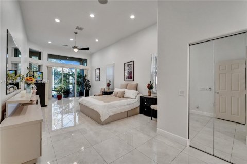 House in Weston, Florida 5 bedrooms, 285.67 sq.m. № 1345969 - photo 14