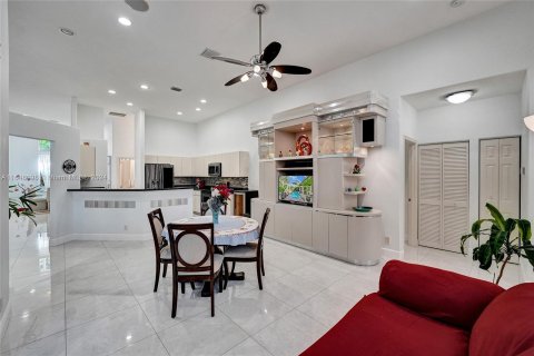 House in Weston, Florida 5 bedrooms, 285.67 sq.m. № 1345969 - photo 7