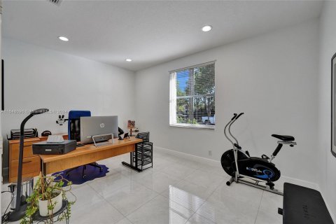 House in Weston, Florida 5 bedrooms, 285.67 sq.m. № 1345969 - photo 24