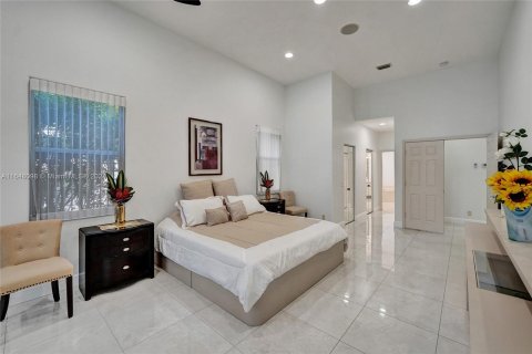 House in Weston, Florida 5 bedrooms, 285.67 sq.m. № 1345969 - photo 16