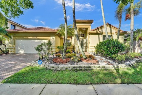 House in Weston, Florida 5 bedrooms, 285.67 sq.m. № 1345969 - photo 1