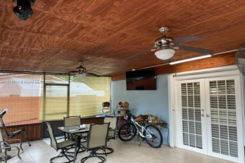 Villa ou maison à vendre à Miami Gardens, Floride: 4 chambres, 165.37 m2 № 961378 - photo 26