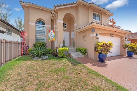 Villa ou maison à vendre à Miami, Floride: 3 chambres, 209.12 m2 № 1294241 - photo 1