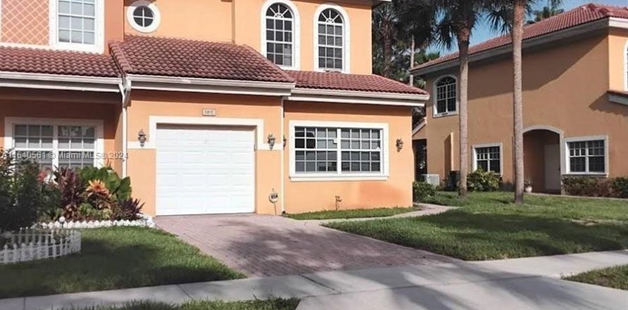 Townhouse in Greenacres, Florida 3 bedrooms, 188.59 sq.m. № 1316236