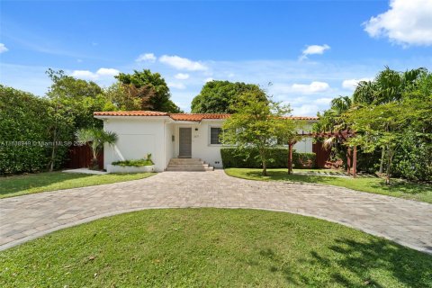 Villa ou maison à vendre à Miami, Floride: 3 chambres, 119.84 m2 № 1316198 - photo 1