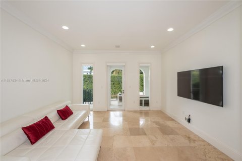 House in Key Biscayne, Florida 5 bedrooms, 412.86 sq.m. № 991286 - photo 13