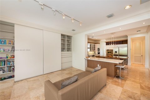 House in Key Biscayne, Florida 5 bedrooms, 412.86 sq.m. № 991286 - photo 7