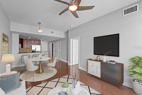 Condominio en venta en Orlando, Florida, 1 dormitorio, 92.62 m2 № 1003451 - foto 4