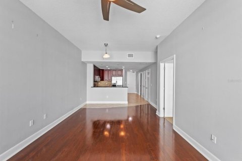 Condominio en venta en Orlando, Florida, 1 dormitorio, 92.62 m2 № 1003451 - foto 8